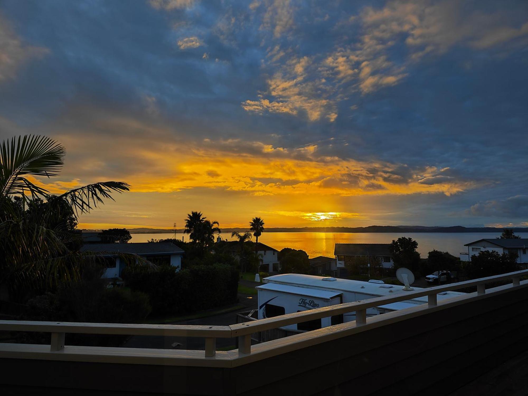Sea View 5 Bedroom Holiday House Whangaparaoa Exteriér fotografie
